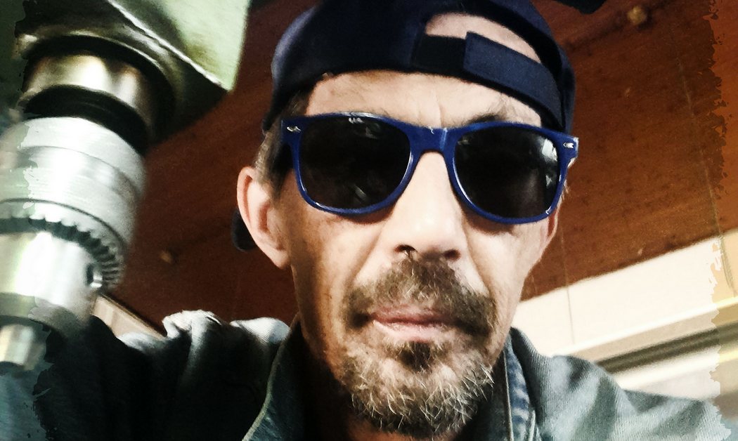 Neven Dužević predstavlja novi, veseli i poletni blues singl “Petak”!