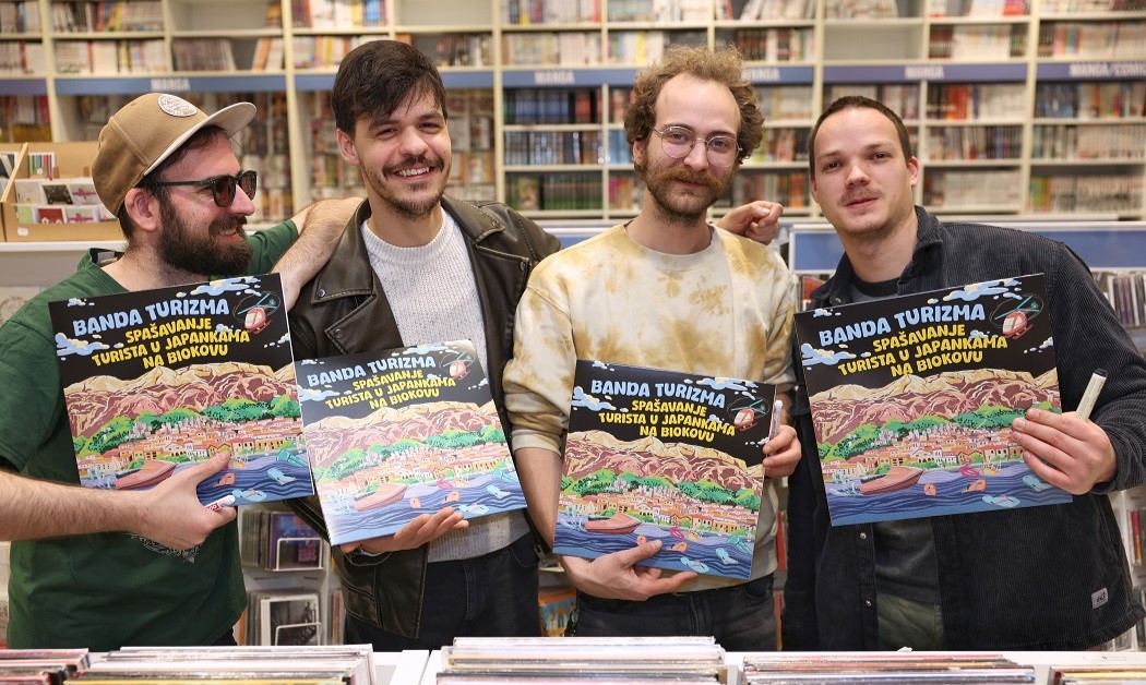 Album “Spašavanje turista u japankama na Biokovu” Bande turizma od sada i na vinilu