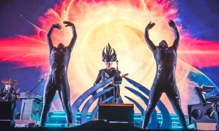 Ususret ljubljanskom koncertu Empire Of The Sun predstavili remix hita “Walking On A Dream”